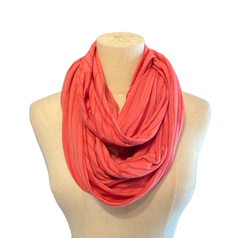 NIKE Dri-Fit Infinity Scarf